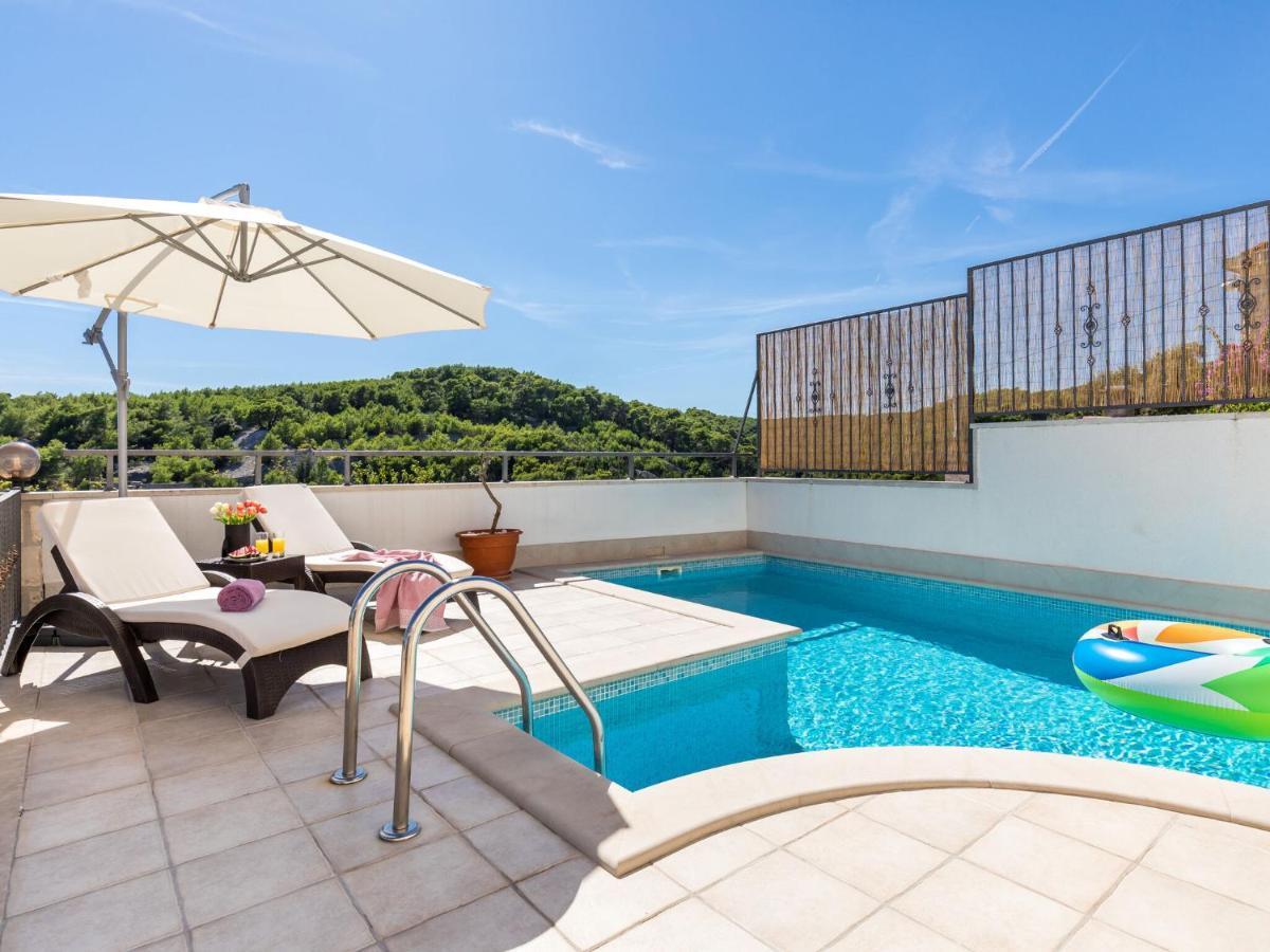 Luxurious Villa In Selca With Pool Extérieur photo