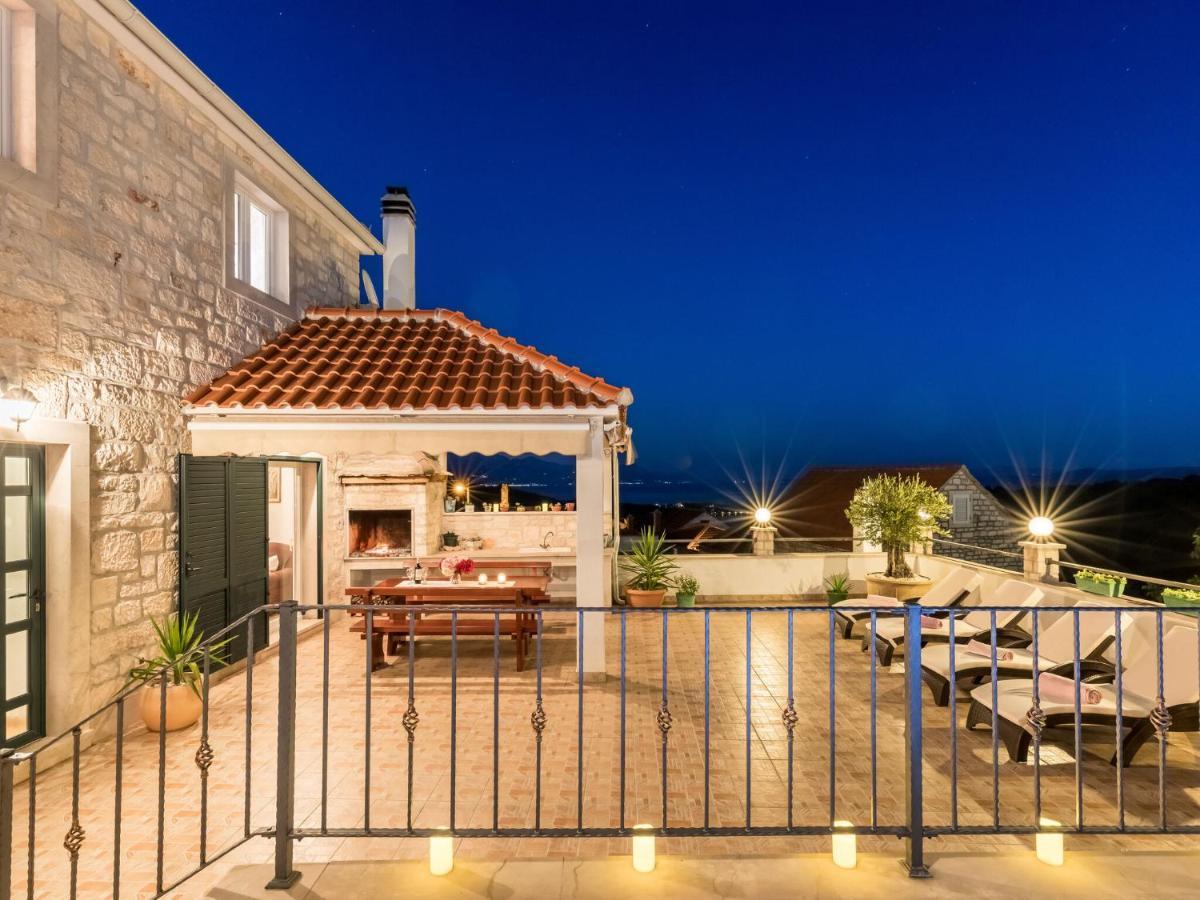 Luxurious Villa In Selca With Pool Extérieur photo