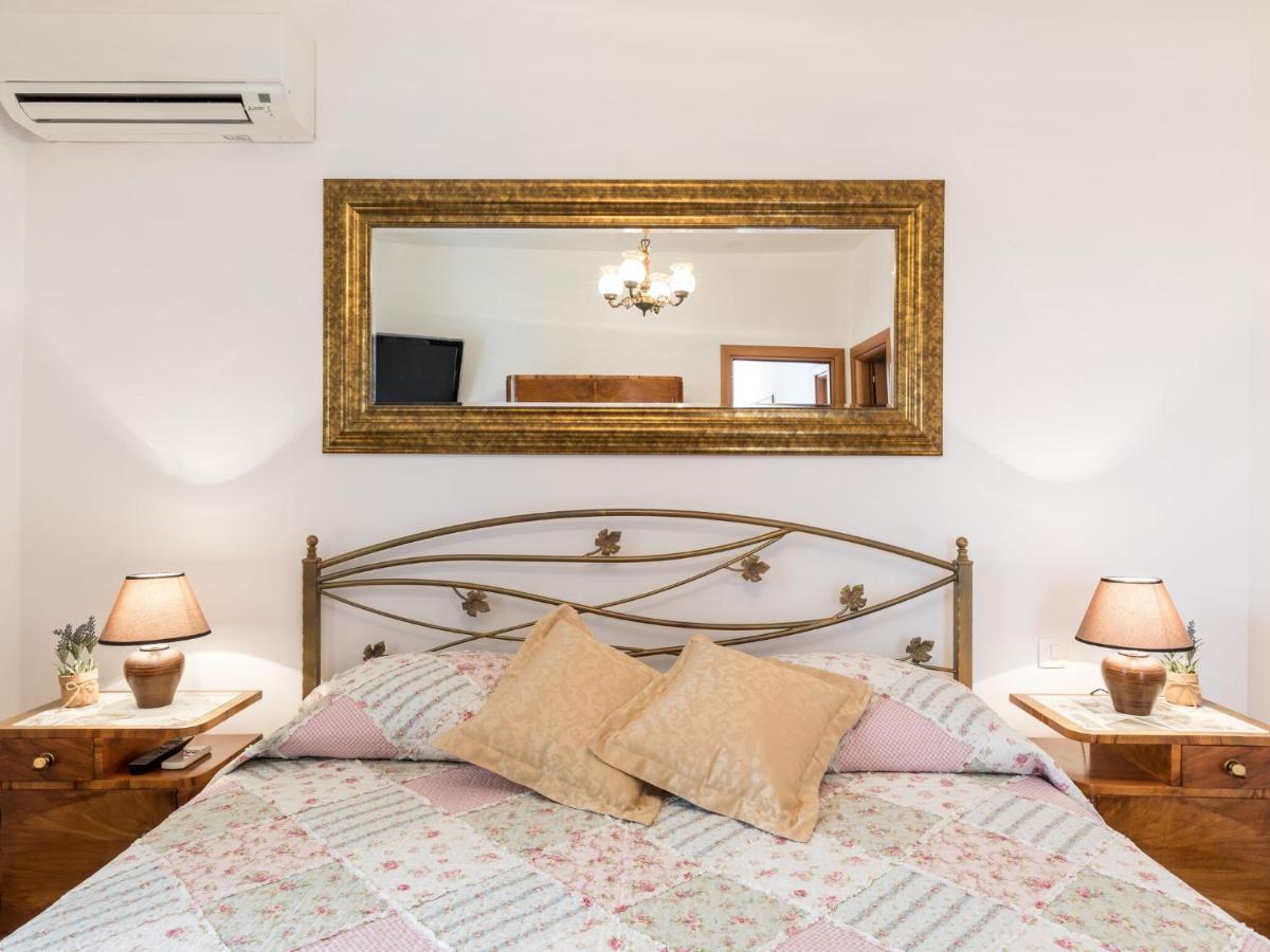 Luxurious Villa In Selca With Pool Extérieur photo