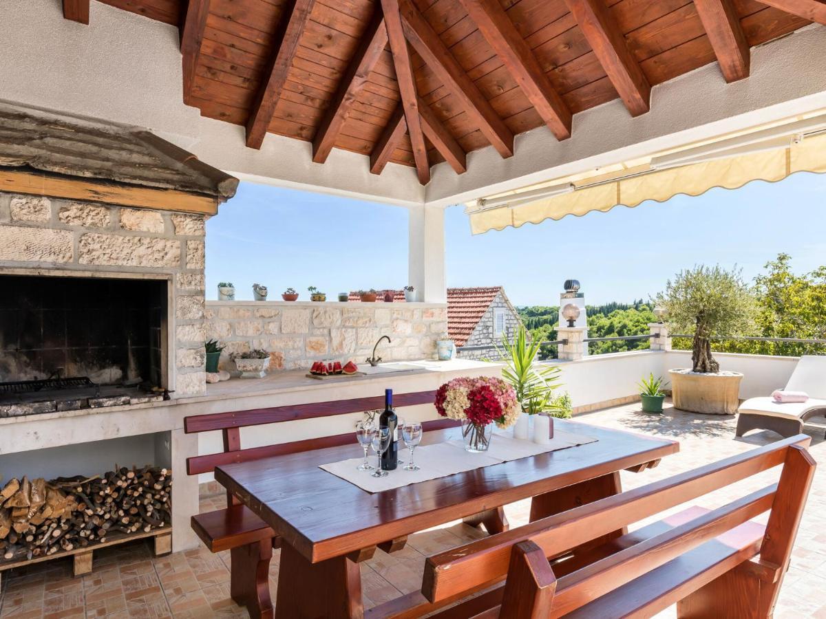 Luxurious Villa In Selca With Pool Extérieur photo