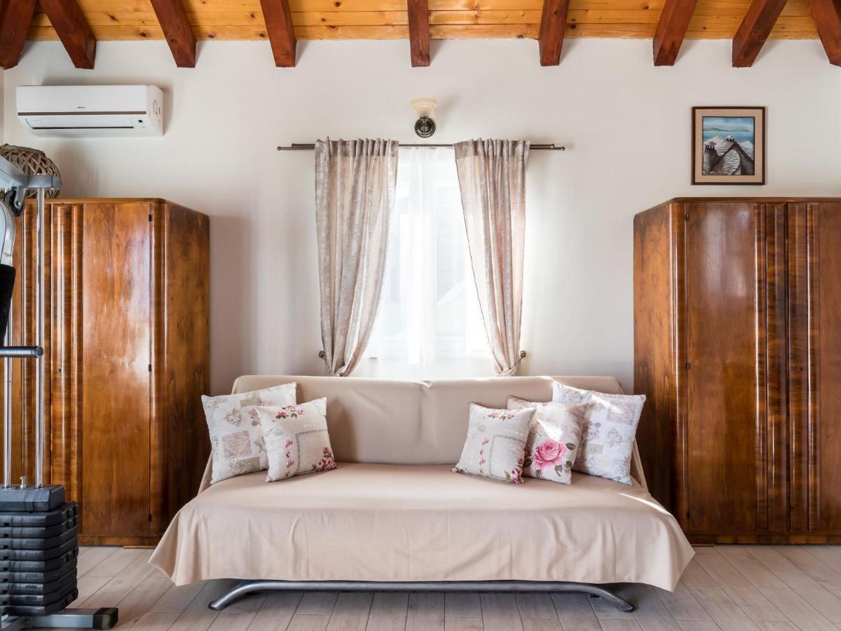 Luxurious Villa In Selca With Pool Extérieur photo